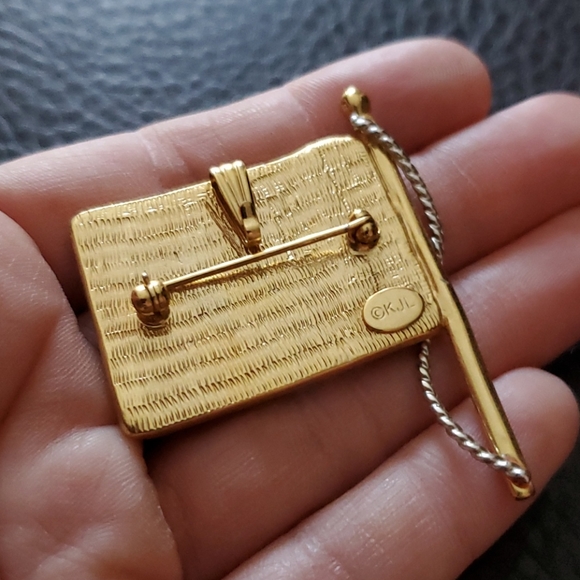VTG Kenneth Jay Lane flag brooch/pendant - Picture 5 of 7